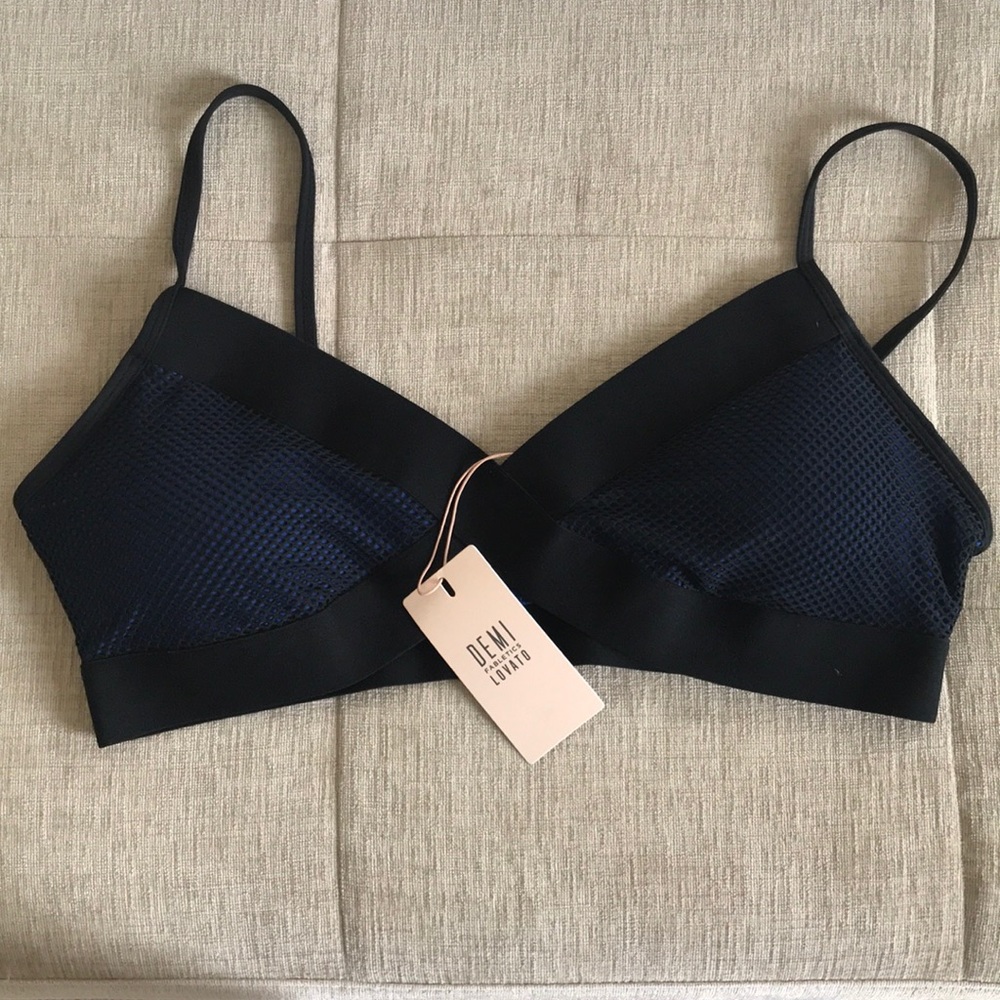 Demi Lovato Sporta Bra - Romina